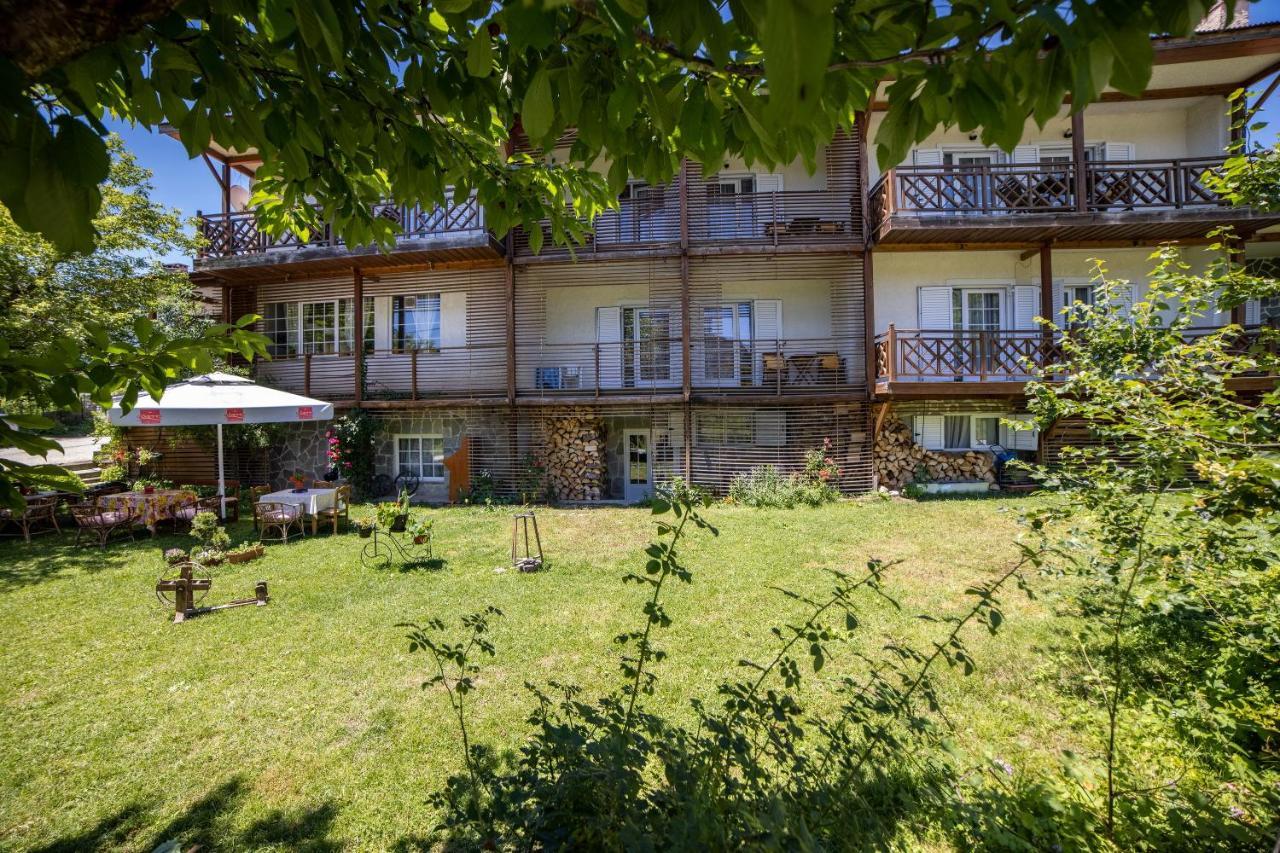 Ξενοδοχειο Παπαναγιωτου Hotel Neraidochori Exterior photo