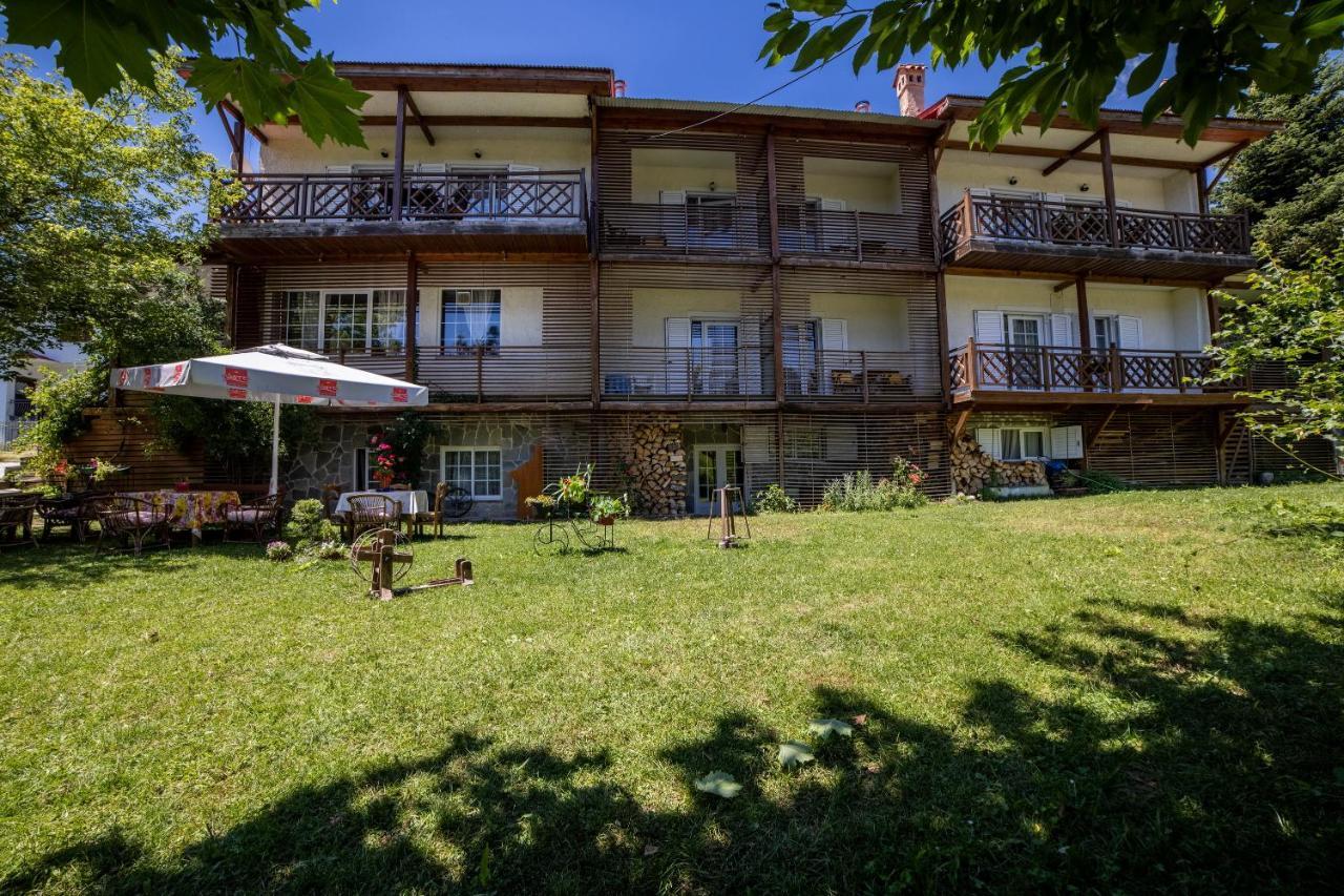 Ξενοδοχειο Παπαναγιωτου Hotel Neraidochori Exterior photo