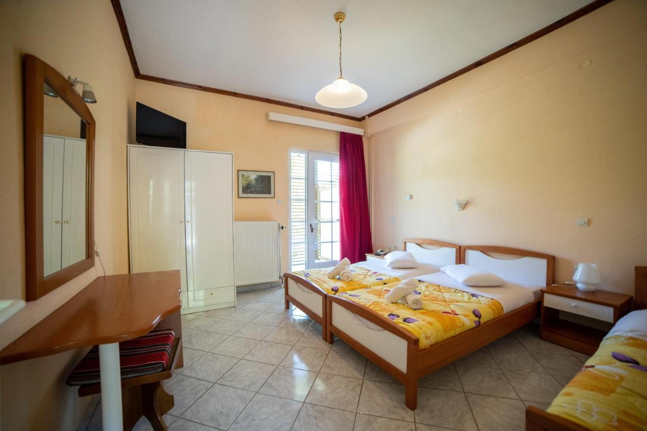 Ξενοδοχειο Παπαναγιωτου Hotel Neraidochori Exterior photo
